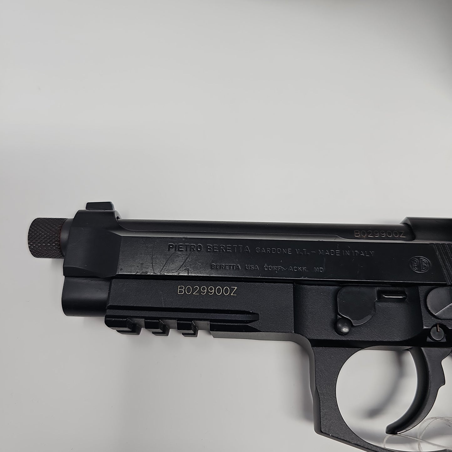Beretta M93A 9mm Blue Pistol w/2 extra mags & Case